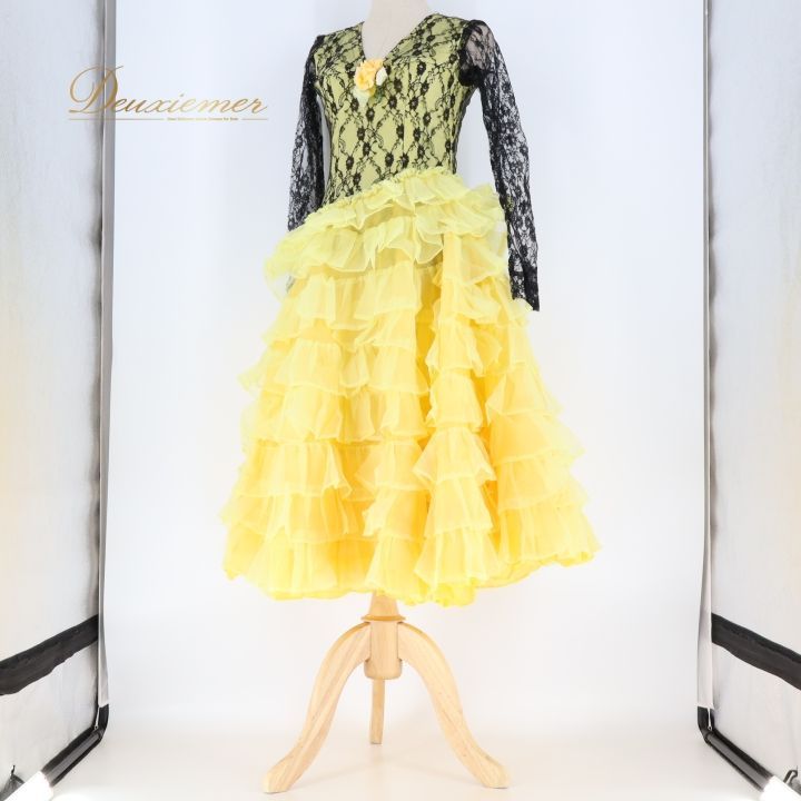 社交ダンス　ラテンドレス 黄色と黒 フリル付き 社交ダンス、ラテン用 黒と黄色のドレス 社交ダンス、ラテン用 黒と黄色