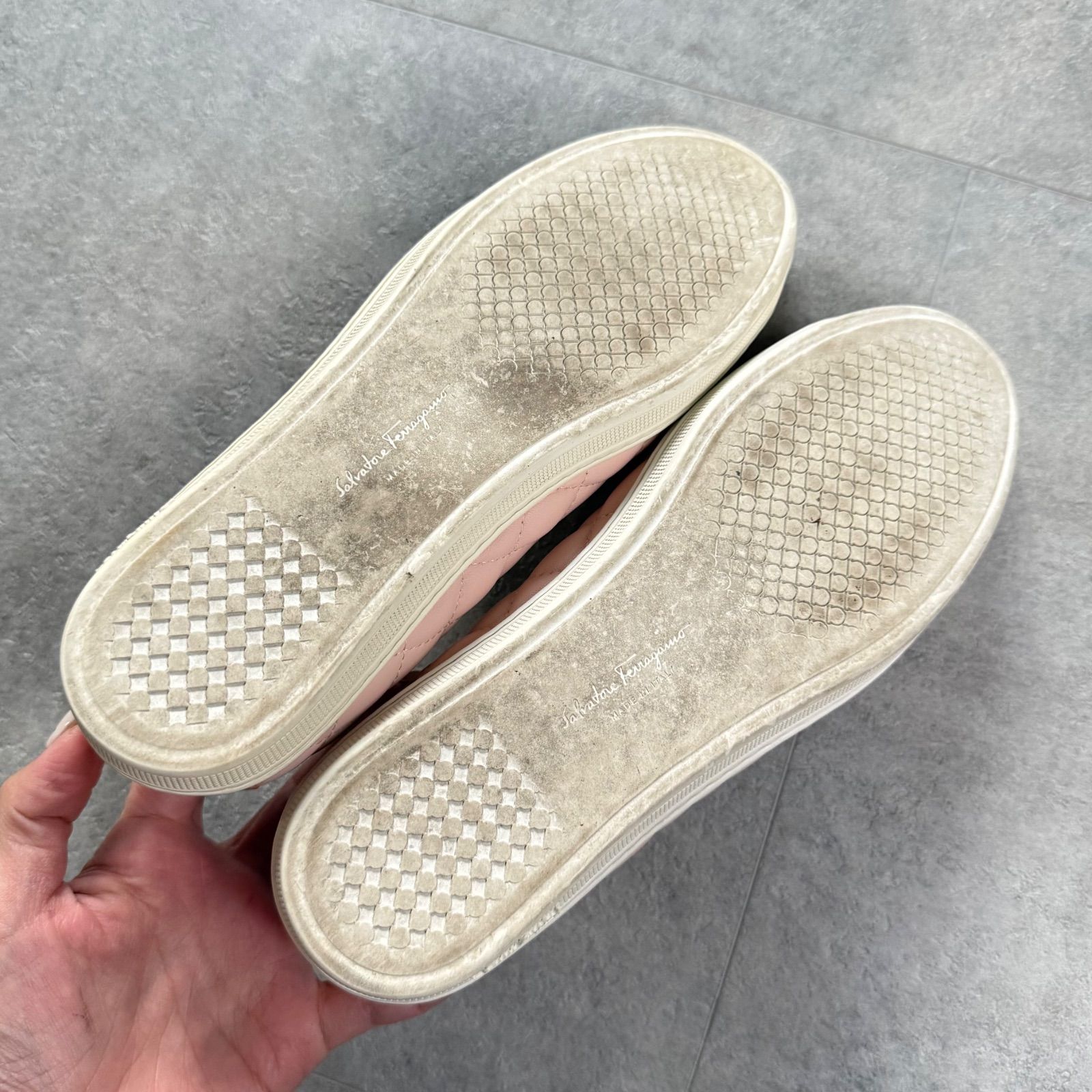  SalvatoreFerragamo サルヴァトーレ フェラガモ ヴァラリボン キルティング レザー スニーカー フラットシューズ ピンク ゴールド金具 6 M 23.5 cm レディース靴 スニーカー 靴