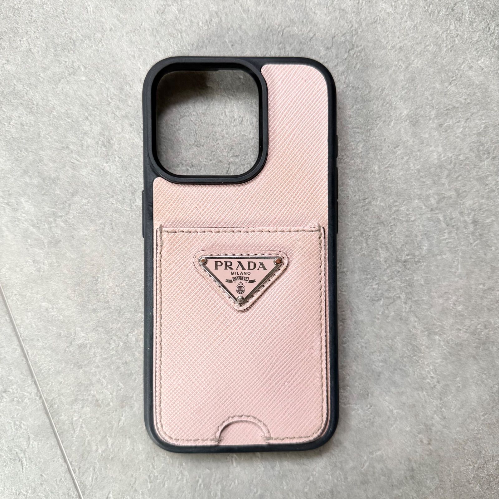 PRADA プラダ iPhone15pro ケース サフィアーノレザー 三角ロゴプレート ピンク トライアングルロゴ カードケース