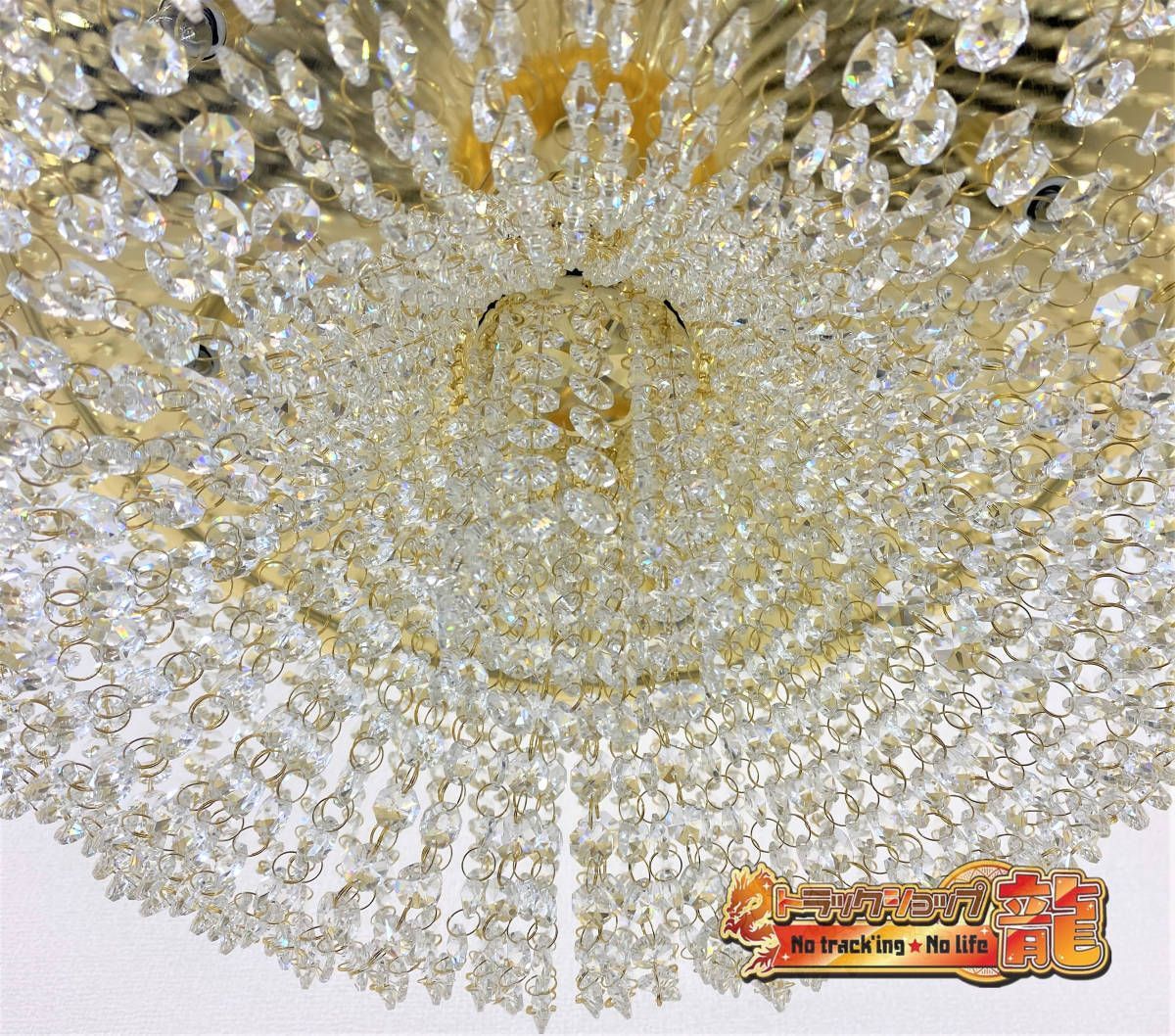 りんご型シャンデリア