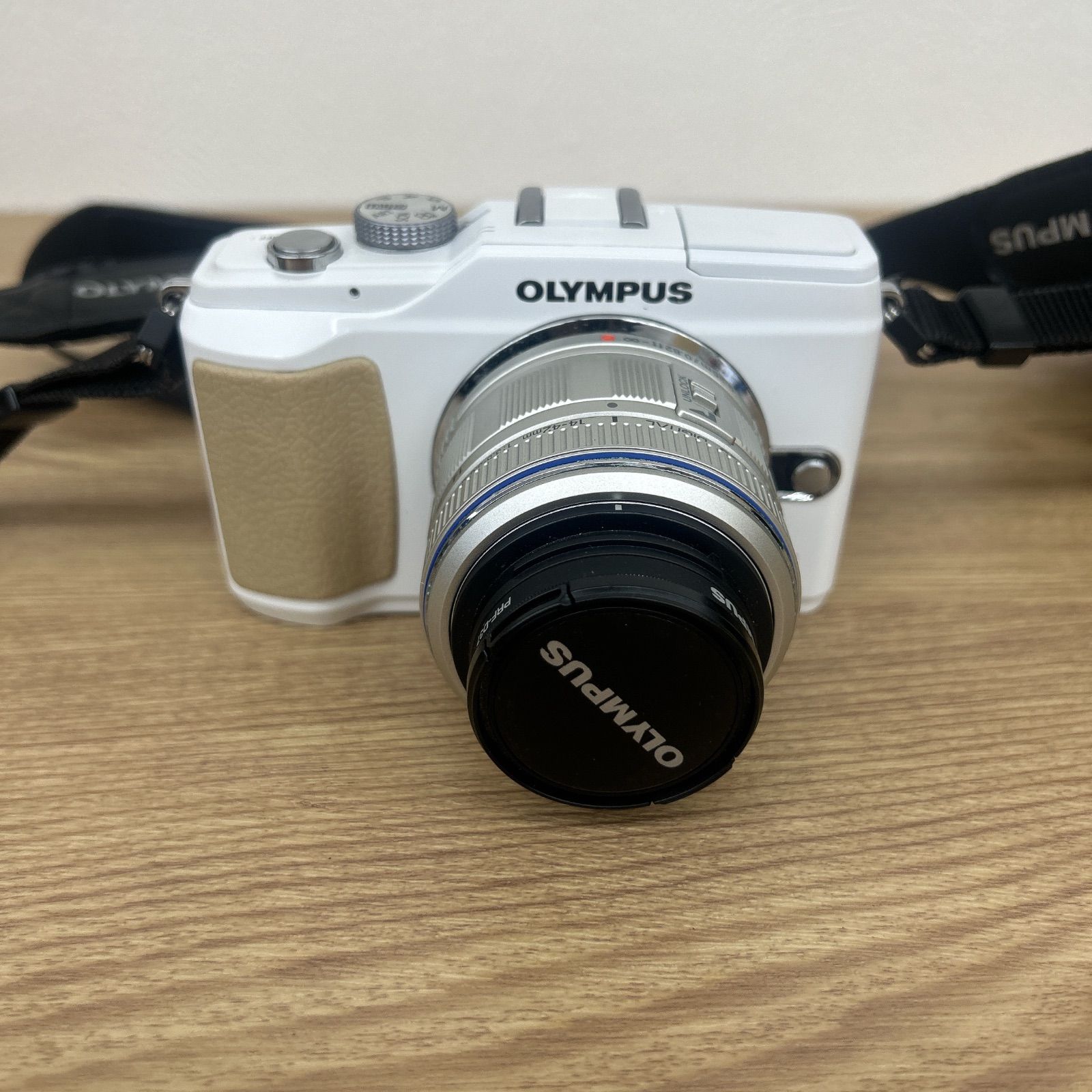通電 済み OLYMPUS オリンパス E PL 2 ホワイト ミラーレス一眼カメラ ケース付き カメラ