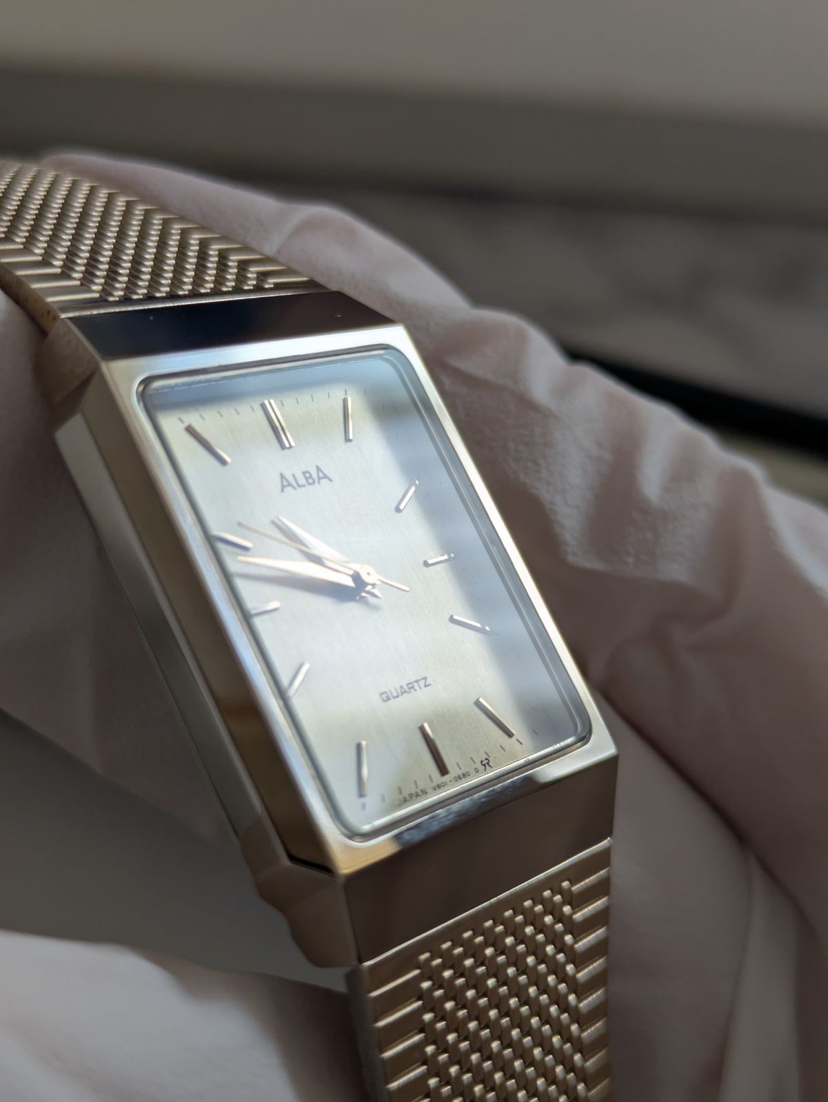 アルバ クォーツ