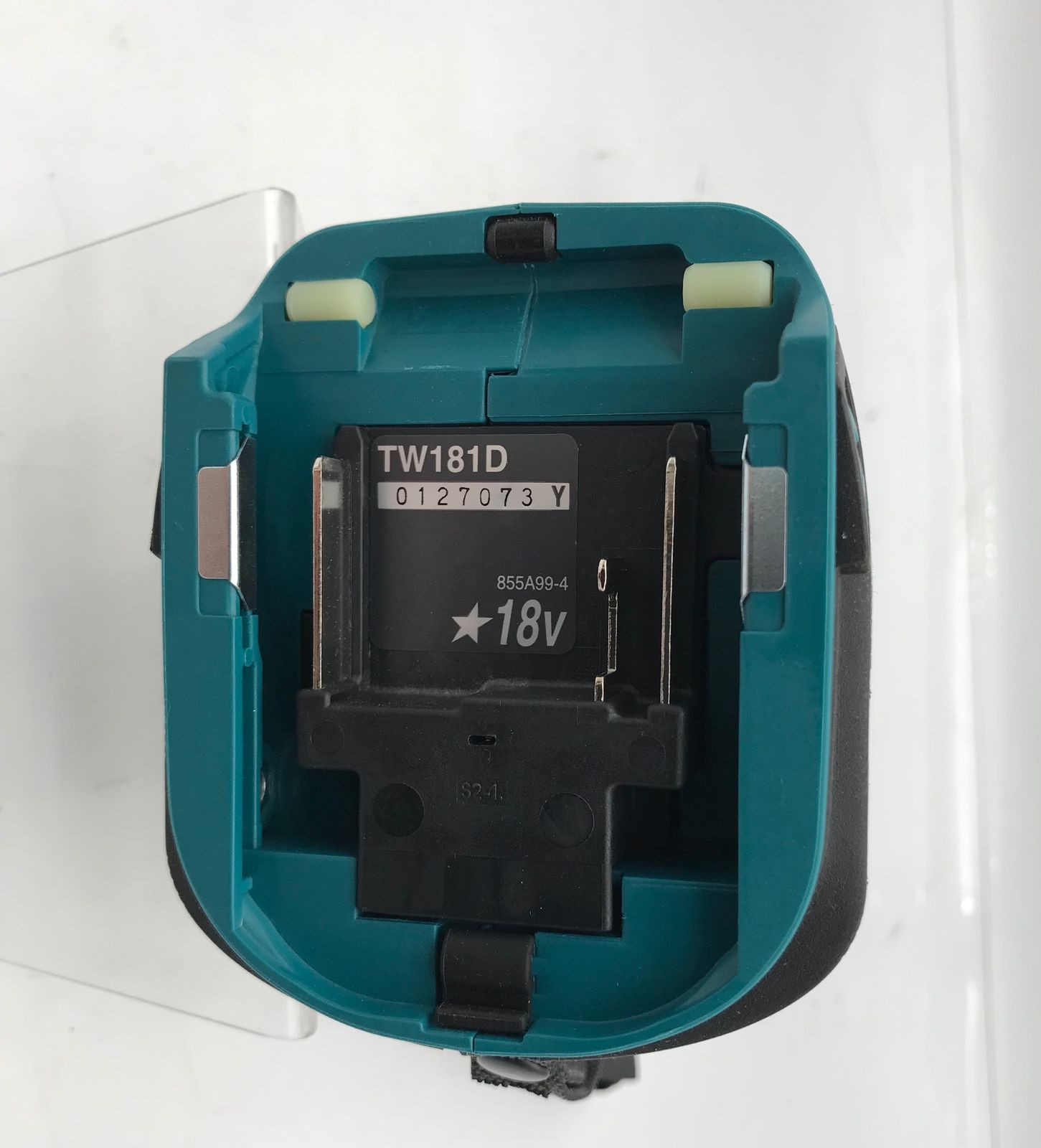 18v充電式インパクトレンチ本体のみ