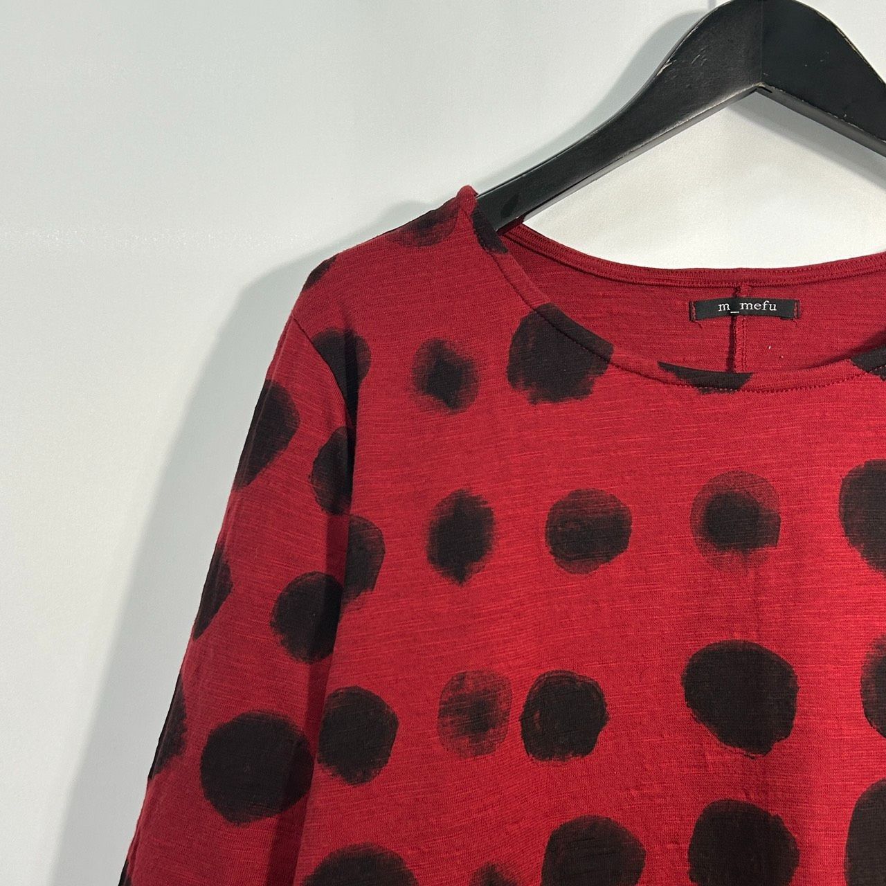 m_mefu 40 レッド系 長袖カットソー トップス 変形ヘムライン アートドット柄 チュニック丈 レディース センソユニコ マツオめふう 芽風