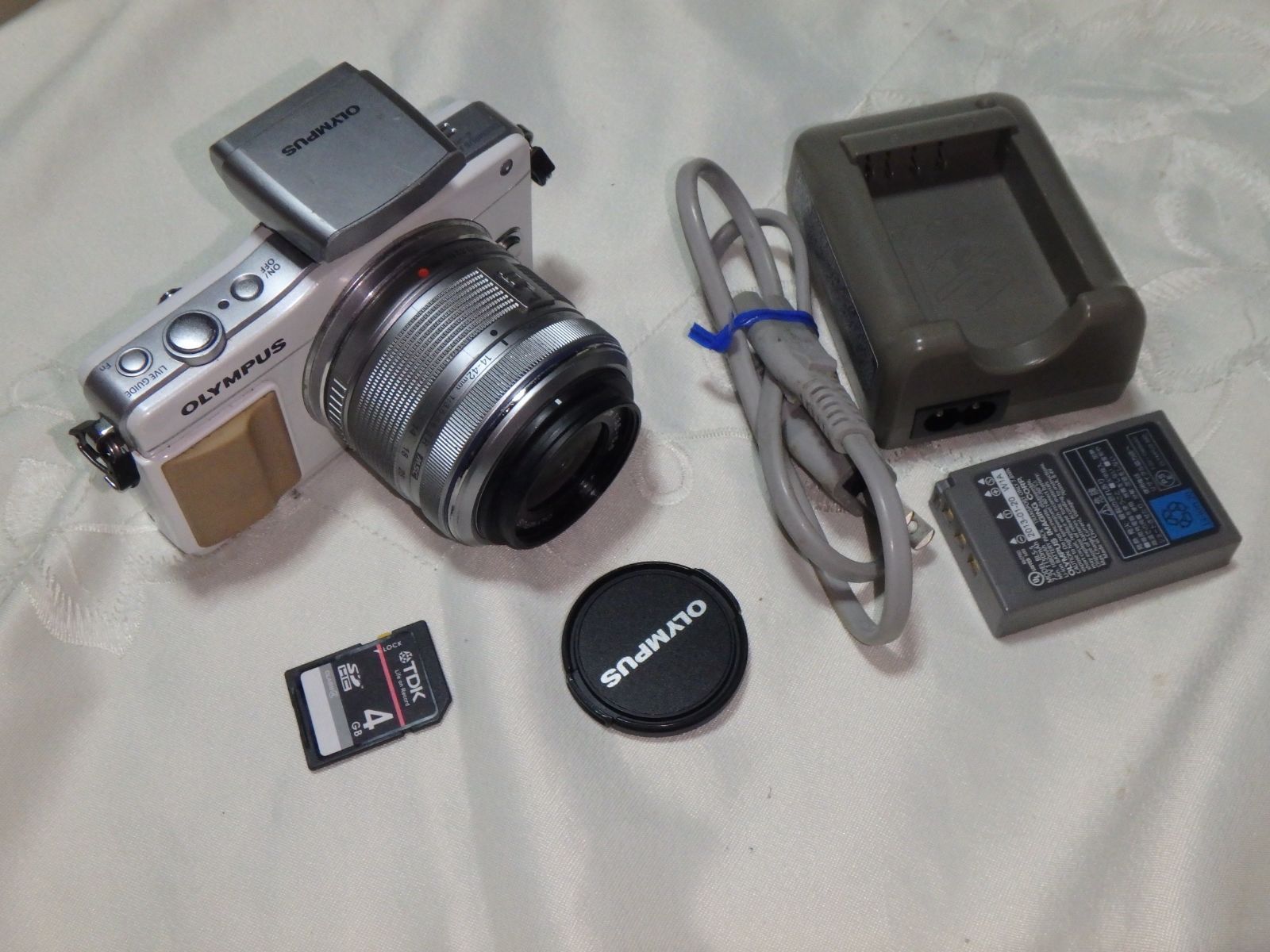 OLYMPUS ミラーレス一眼 E-PM2 14-42mm レンズ付