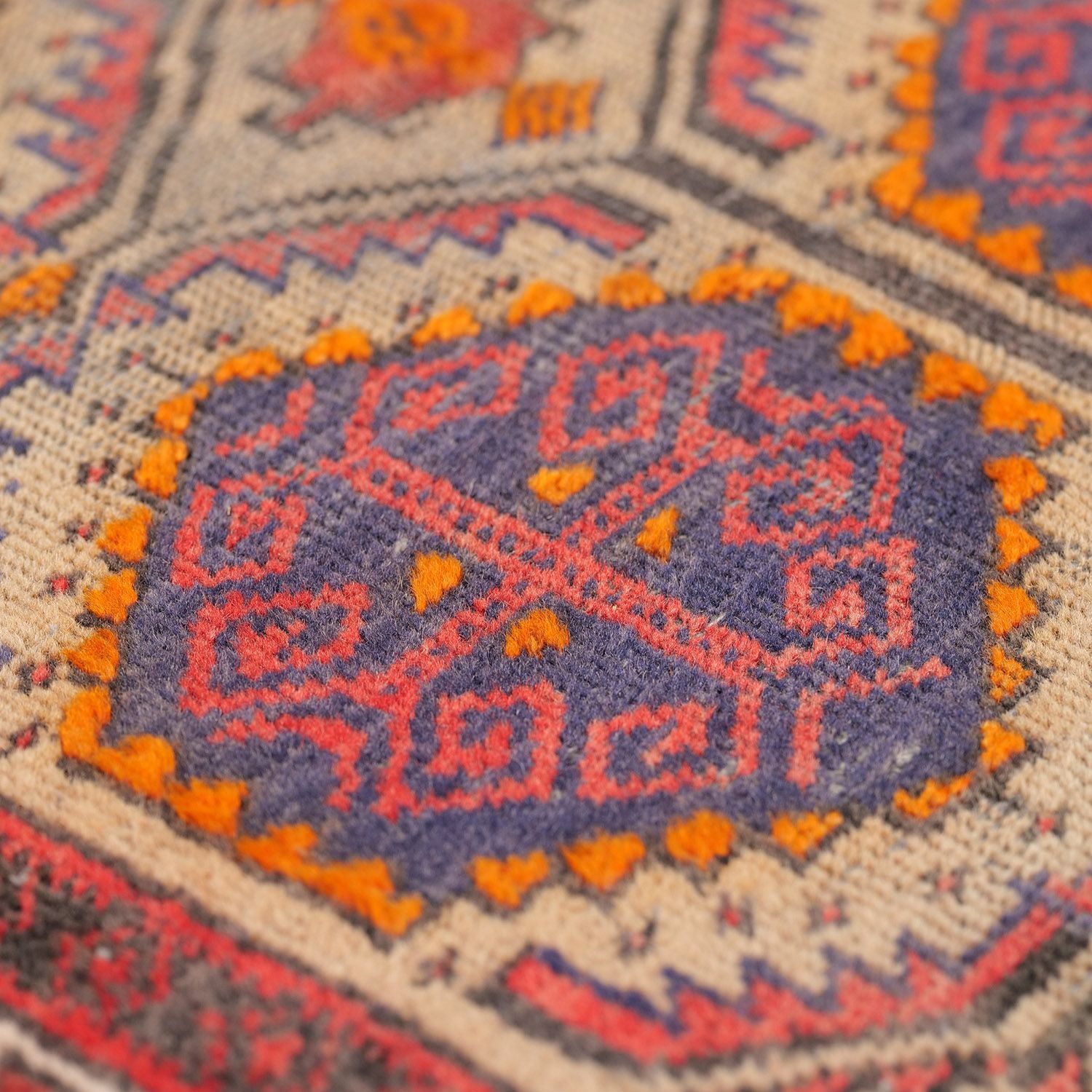 品質保証！ バルーチ 1950年代 1580×750mm セミアンティーク フラワーダイヤモンドモチーフ ヴィンテージラグ専門店 手織り 一点物 送料無料