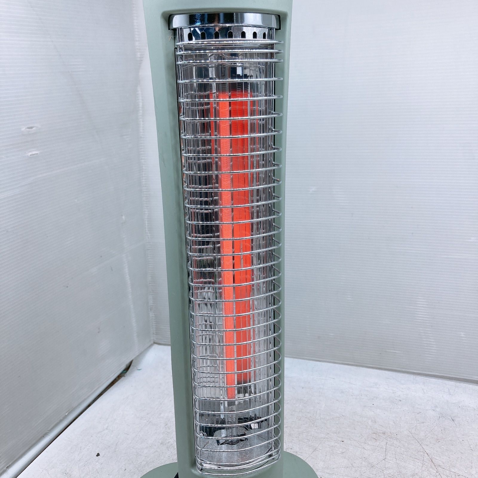 通電 済 アラジン 遠赤外線グラファイトヒーター 電気ヒーター ストーブ AEH-G406N 2019年製 暖房器具 Aladdin グリーン 品