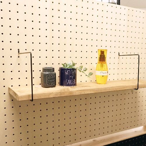 メーカー直送 有孔ボード シェルフスルー 黒 ブラック 150mm板用 棚奥行 1個 1棚に2個必要 20個 まとめ買い徳用 25 30ピッチ兼用