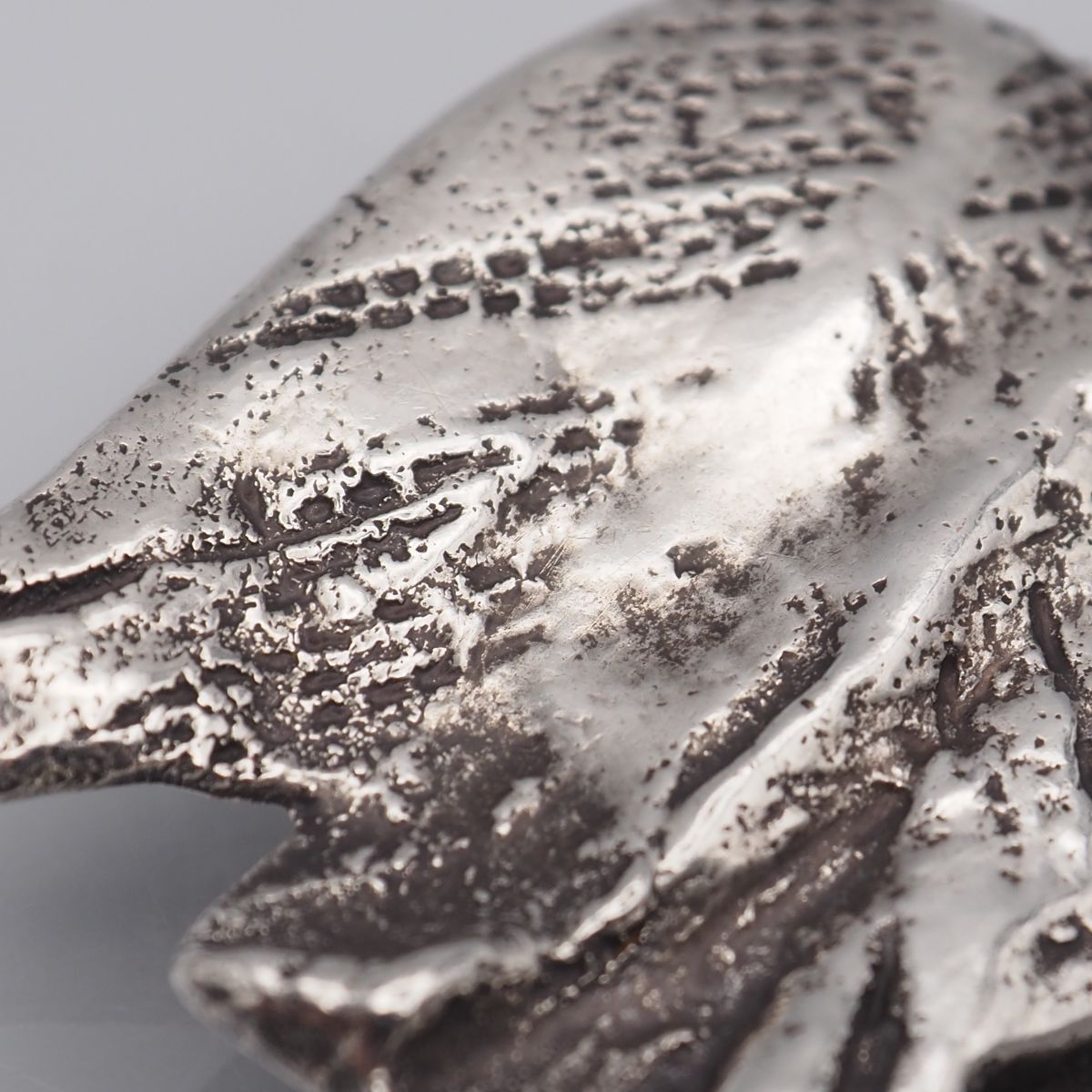 H437 作家物 彫刻家 佐藤忠良 CHURYO ブローチ バード デザイン