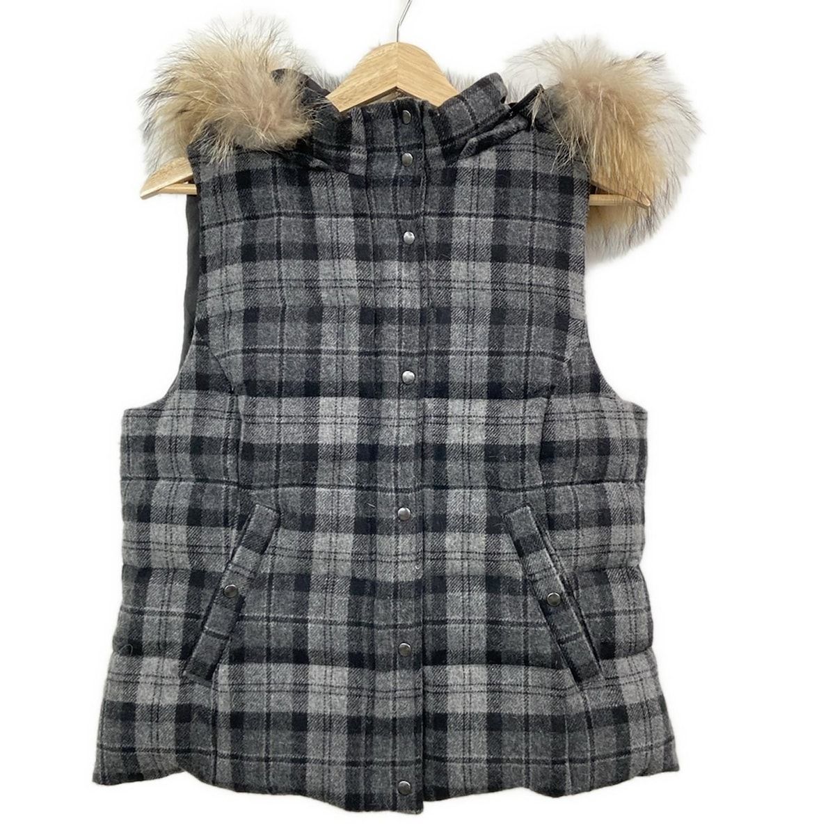 23区 ニジュウサンク ダウンベスト サイズ46 XL レディース - ダークグレー×黒×ベージュ ラクーン チェック柄 秋 冬