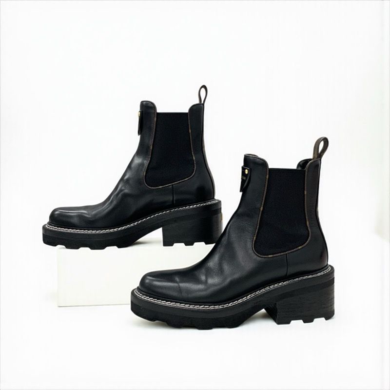 76285☆LOUIS VUITTON ルイ・ヴィトン /サンジャック・ショッピング/ ショルダーバッグ/ エピ ノワール ブラック/ レディース M52262 シルエット アンクルブーツ ｜ルイ・ヴィトン 公式サイト - 1A855A