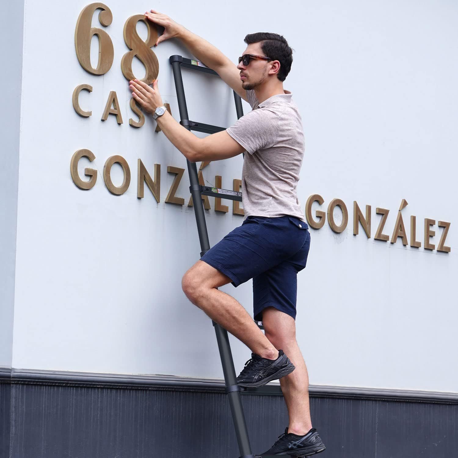 RIKADE 伸縮はしご 耐荷重150kg 軽量 持ち運びやすい 折り畳み 伸縮梯子 多機能アルミはしご 自動ロック スライド式 伸縮自在 梯子 室内室外両用 スライド式 ブラック 2.6m