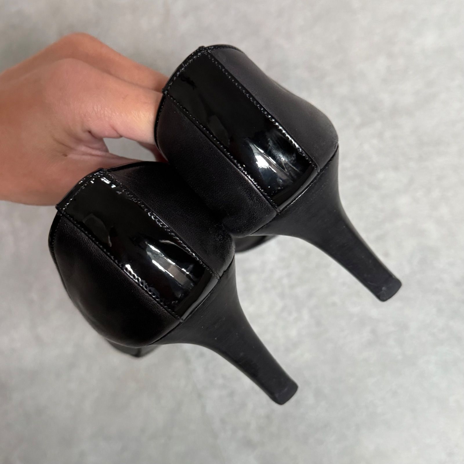 メタルブラック