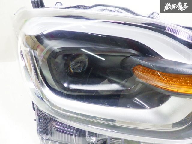 破損無し！トヨタ純正 MXPC10G シエンタ ヘッドライト ヘッドランプ