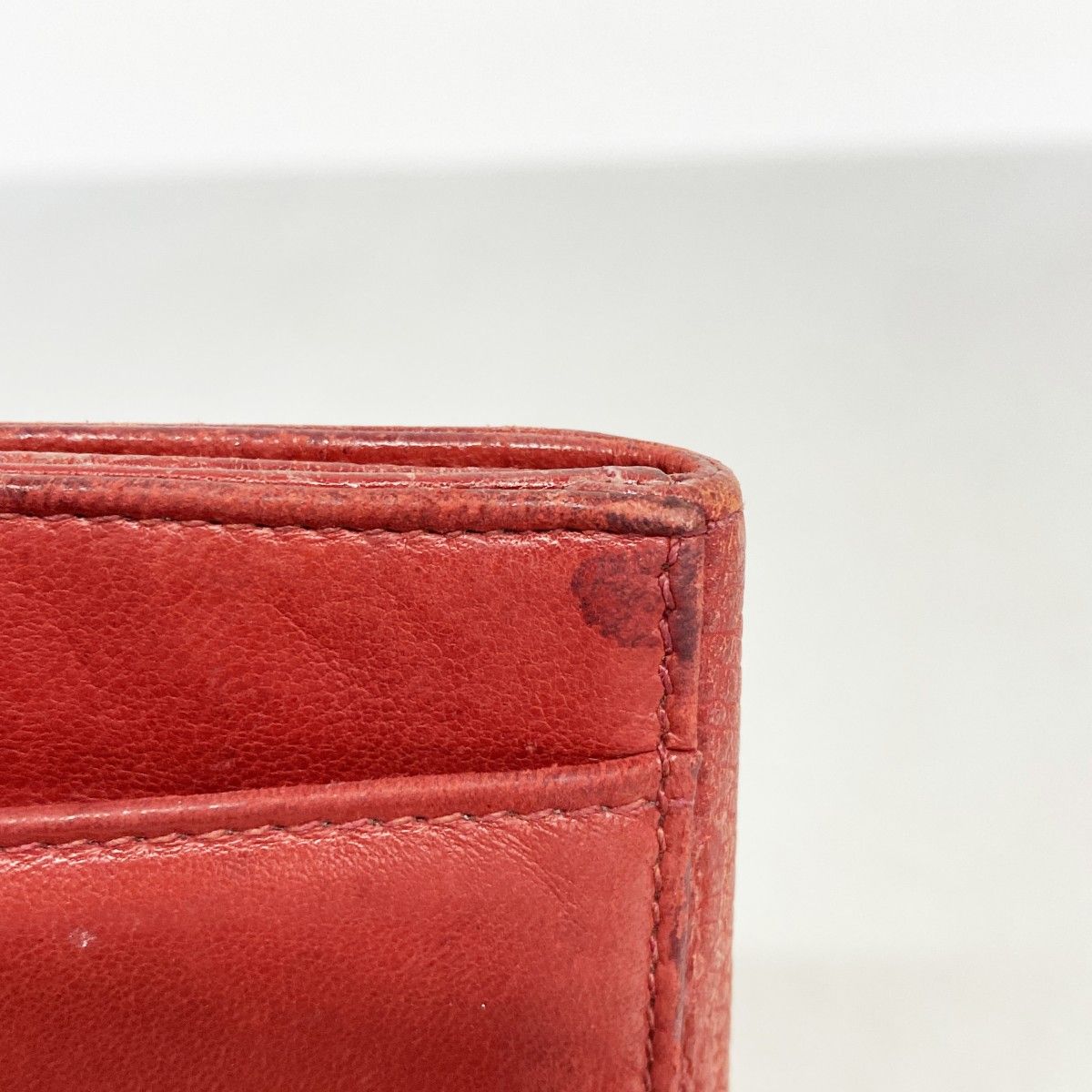 レッド ゴールド金具