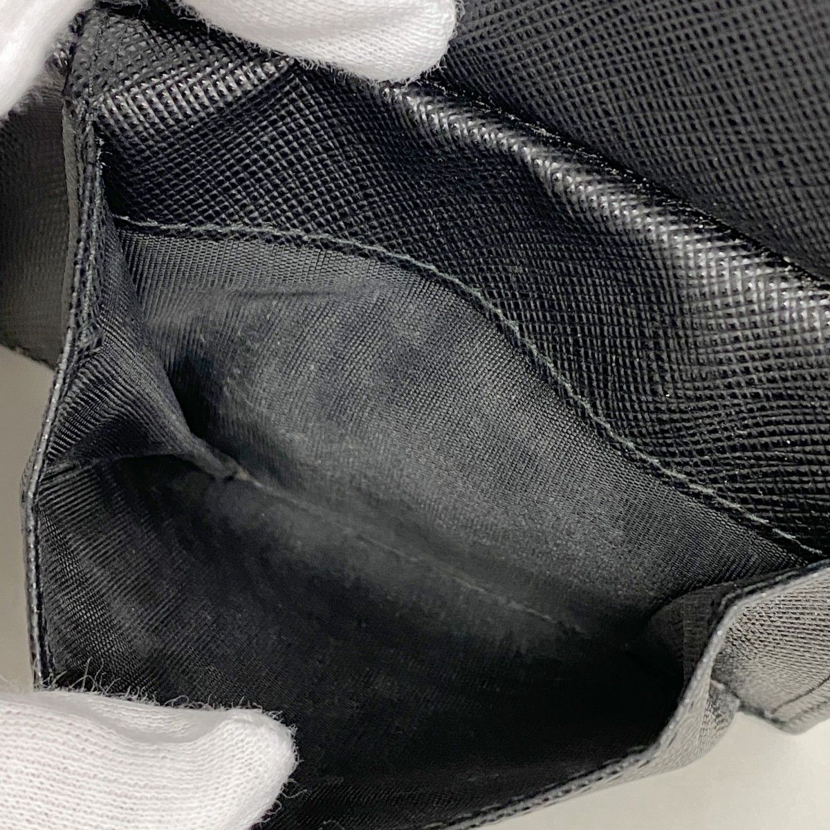 プラダ 財布