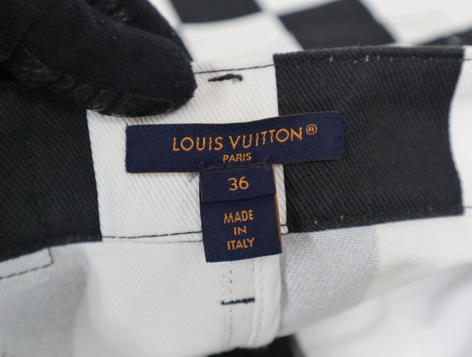 ブラック ホワイト