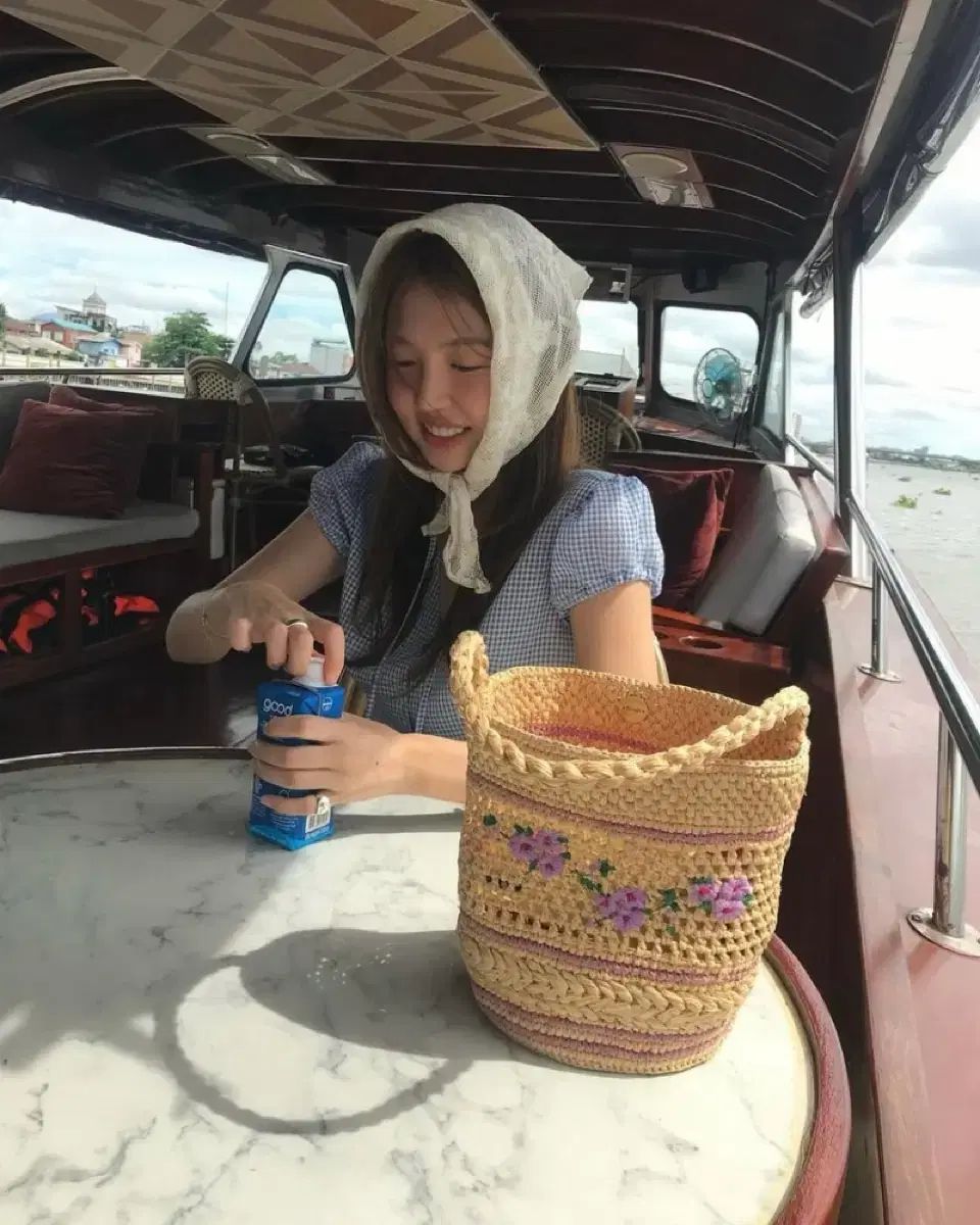 タナット ベリーチェックブラウス ブルー