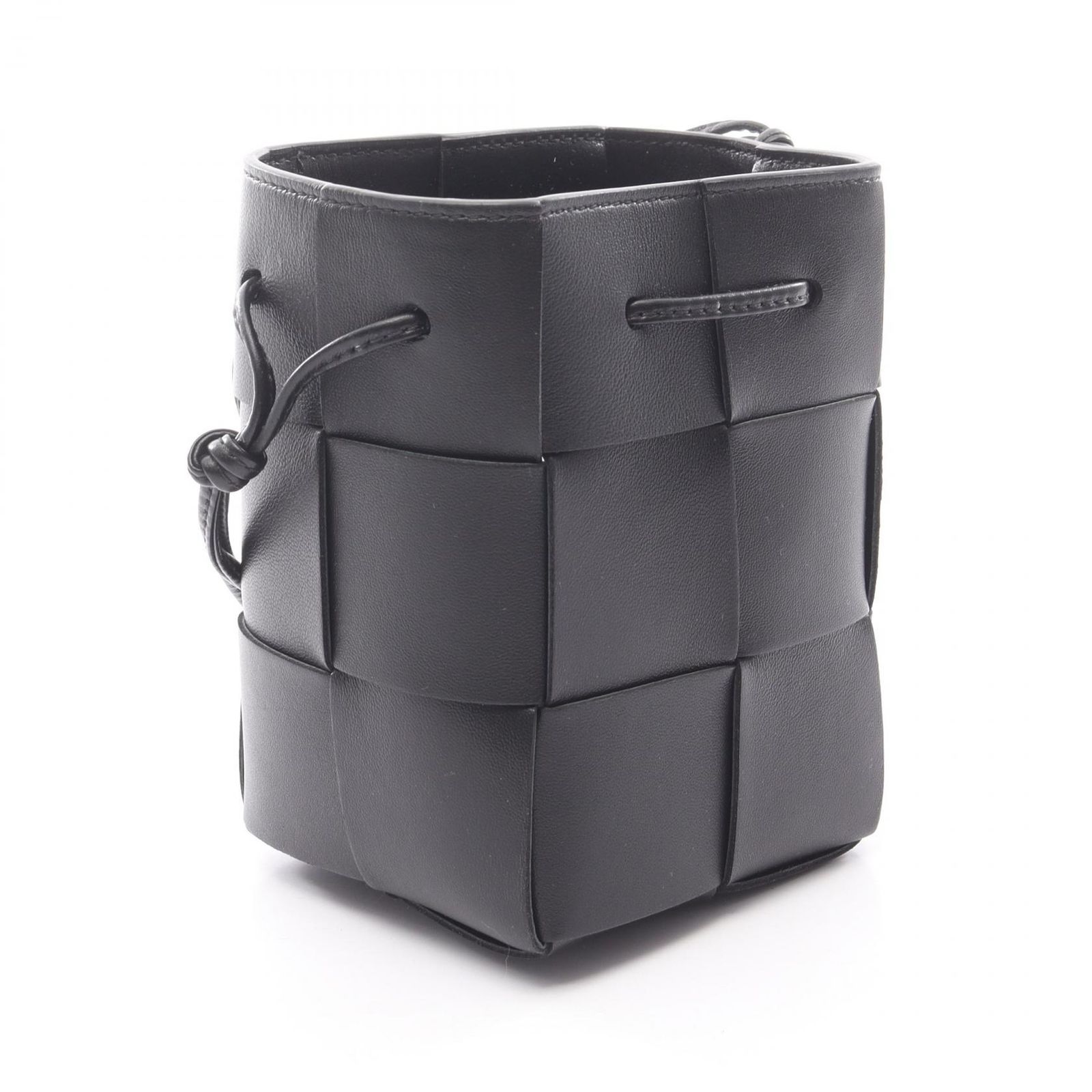 ボッテガヴェネタ BOTTEGA VENETA ショルダーバッグ ミニ カセット クロスボディバケット 680217VCQC48425 ブラック レザー ショルダーバッグ レディース