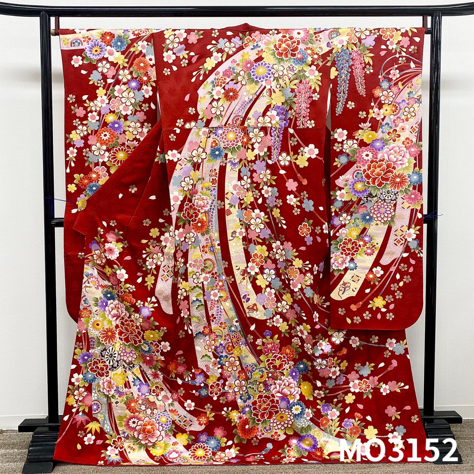 振袖 刺繍 金彩 紋意匠 身丈167 cm パールトーン加工済 MO 3152