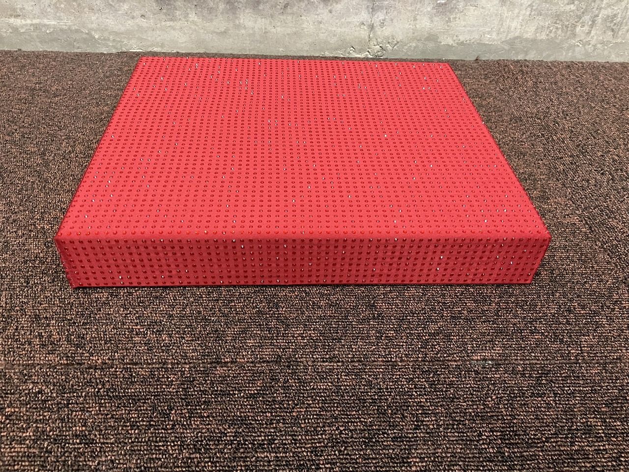 お洒落なクリスマスカラーの展示台 長方形タイプ 小