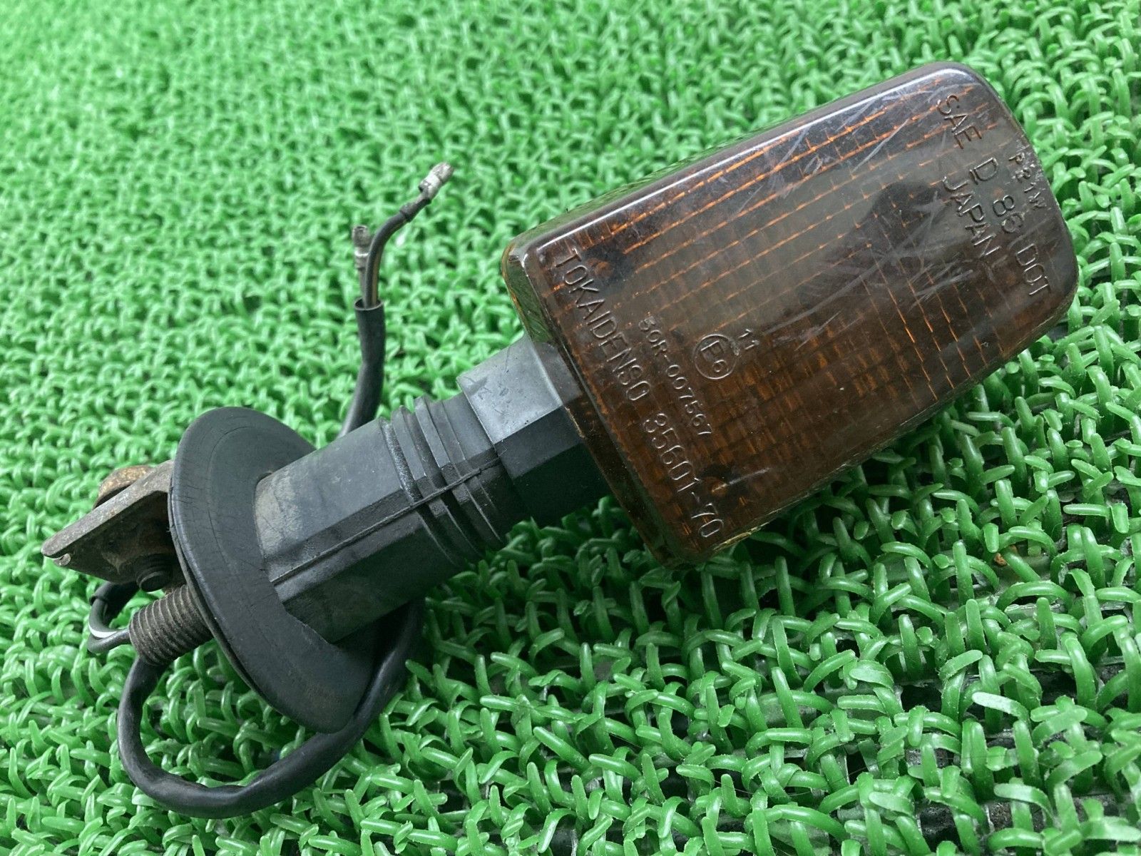 GSX250Sカタナ フロントウインカー 左 35601-70 スズキ 純正 中古