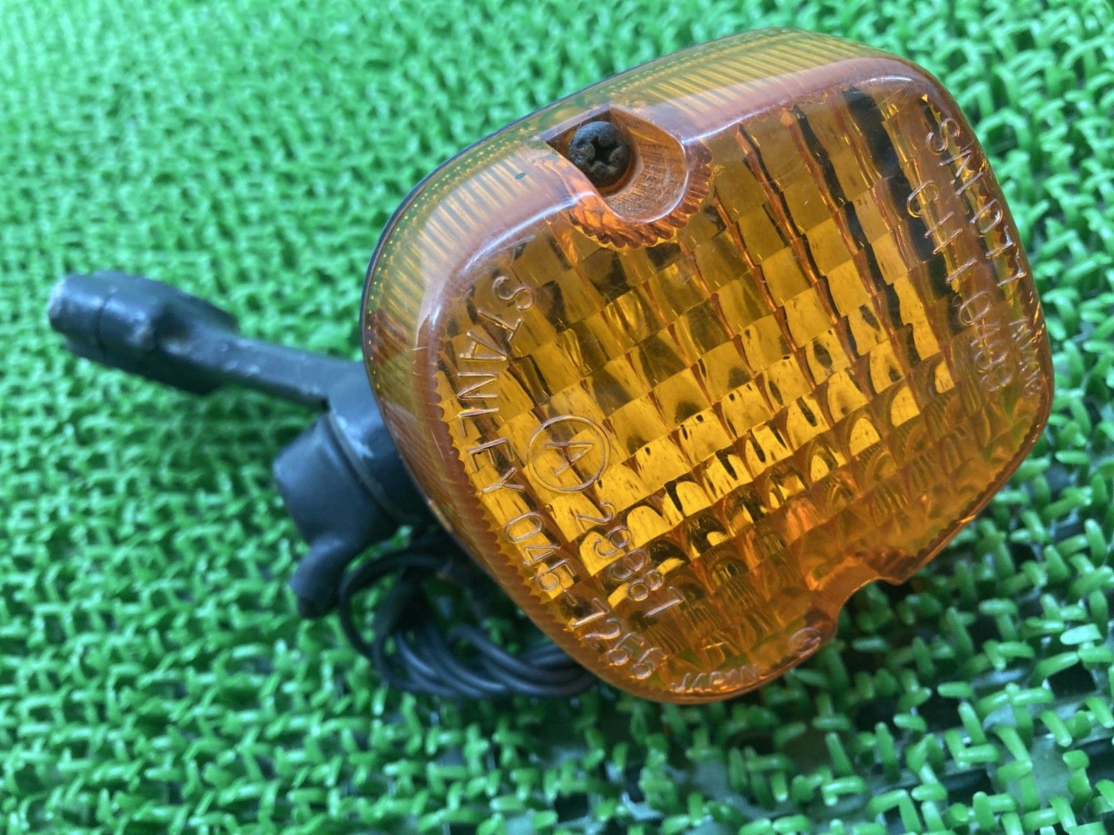 XL250S フロントウインカー 左 045-7255 ホンダ 純正 中古 バイク 部品 L250S MD01 クランプステー 割れ欠け無し 品薄 yY