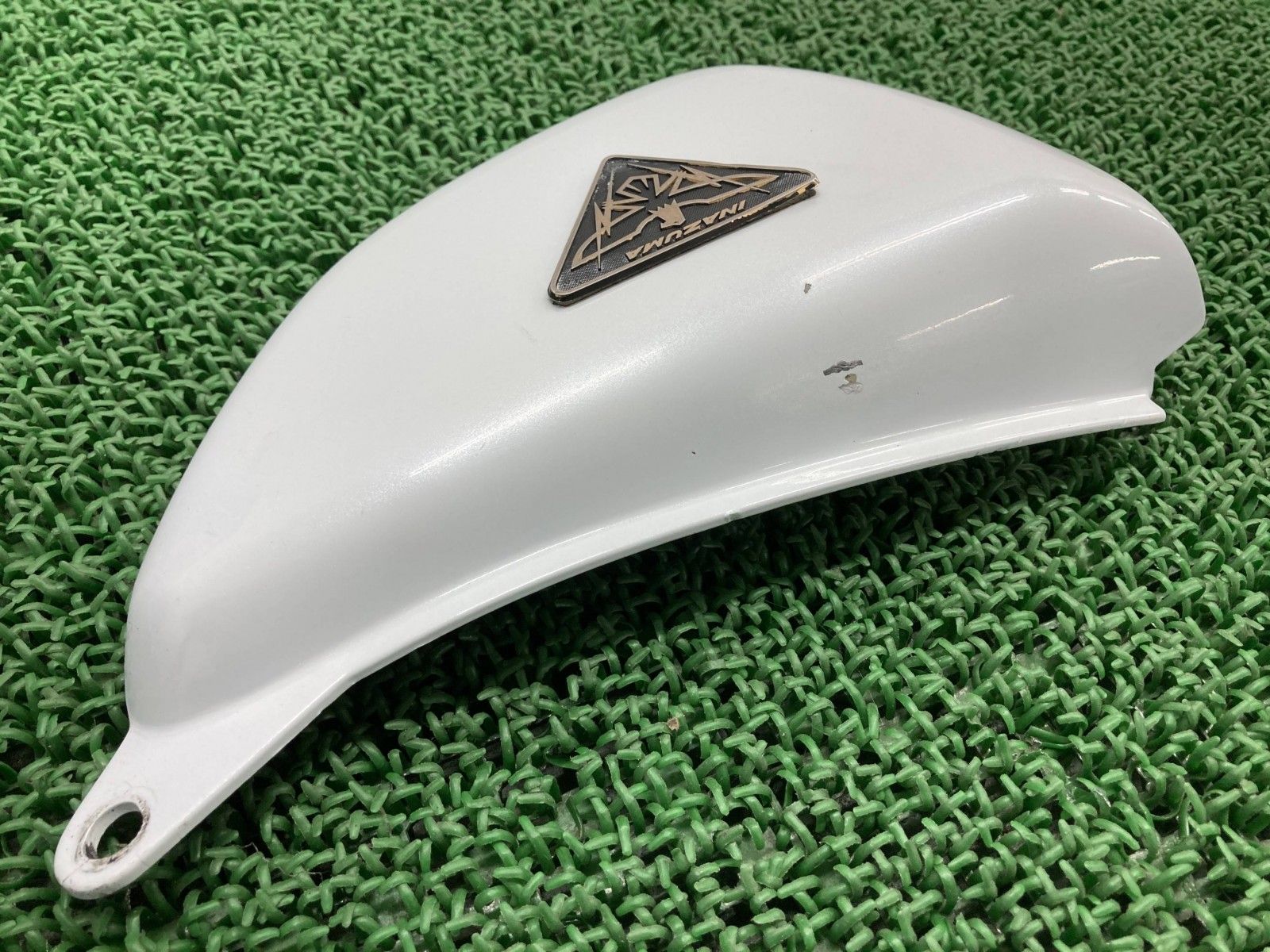 イナズマ400 サイドカバー 左 パール 03F スズキ 純正 GK7BA エンブレム付き イナズマ1200にも 修復素材に コケキズ無し Sg