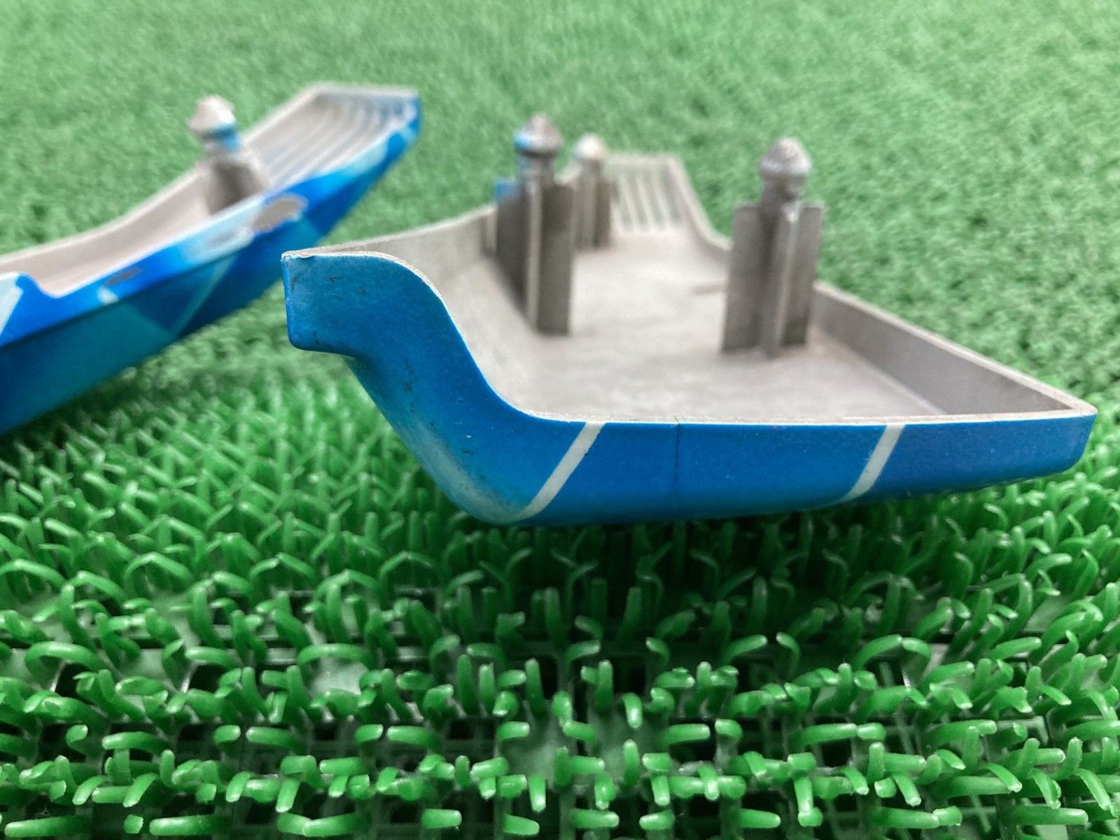 GSX1100Sカタナ サイドカバー 左右 49300 スズキ 純正 GU76A 刀 KATANA 修復素材やペイント素材に 割れ欠け無し oJ