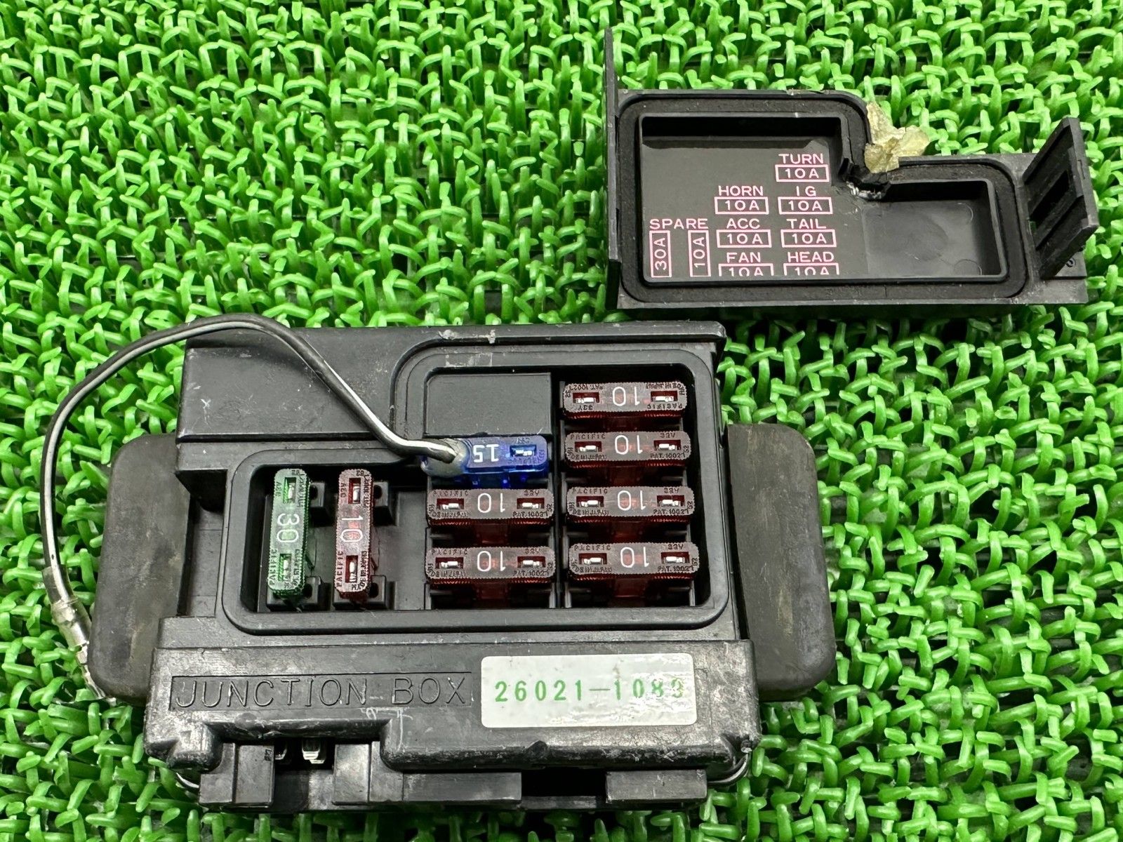 海外お取寄せ商品の通販 ZRX400 ヒューズボックス 26021-1089 カワサキ