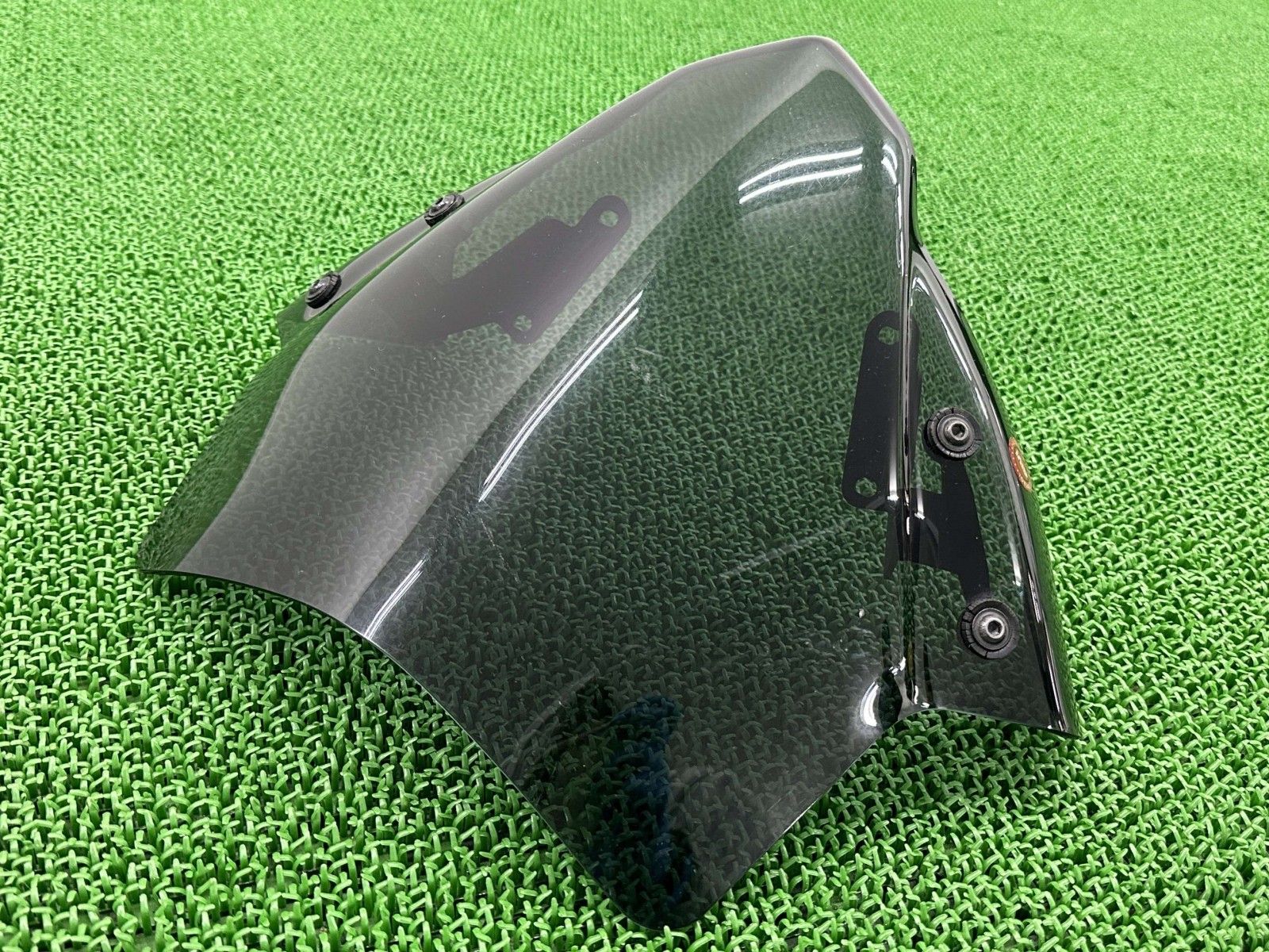 GIVI製MT-09 スクリーン A2115 社外 バイク 部品 RN34J ステー付 スモークバイザー フライスクリーン 割れ欠け無し eC