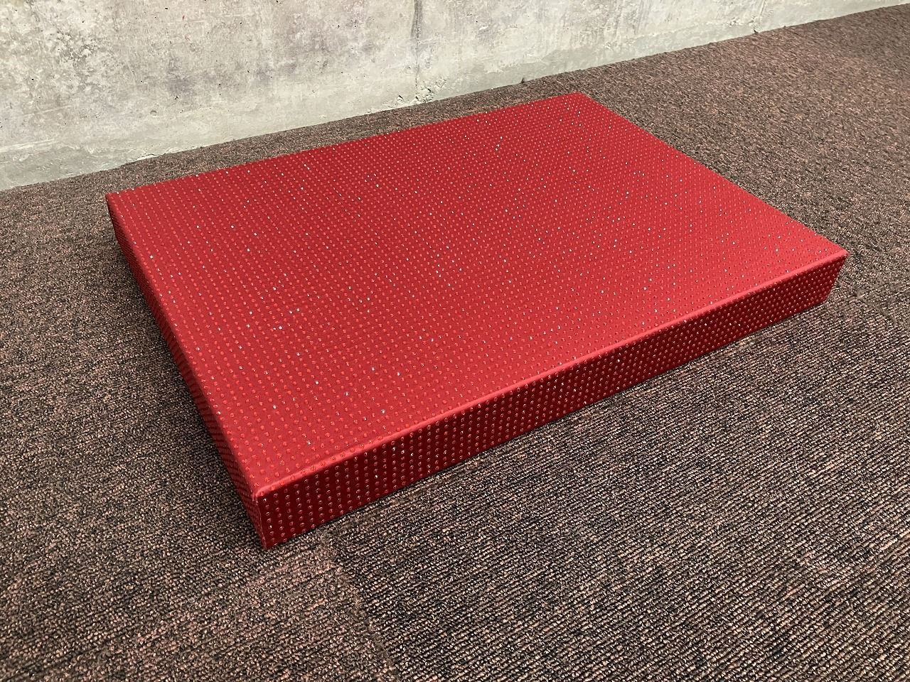 お洒落なクリスマスカラーの展示台 長方形タイプ