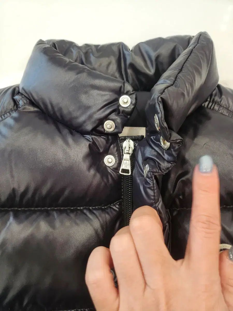  MONCLER モンクレール ブラック TIB ダウン ベスト 10 A その他 ジャケット ブルゾン