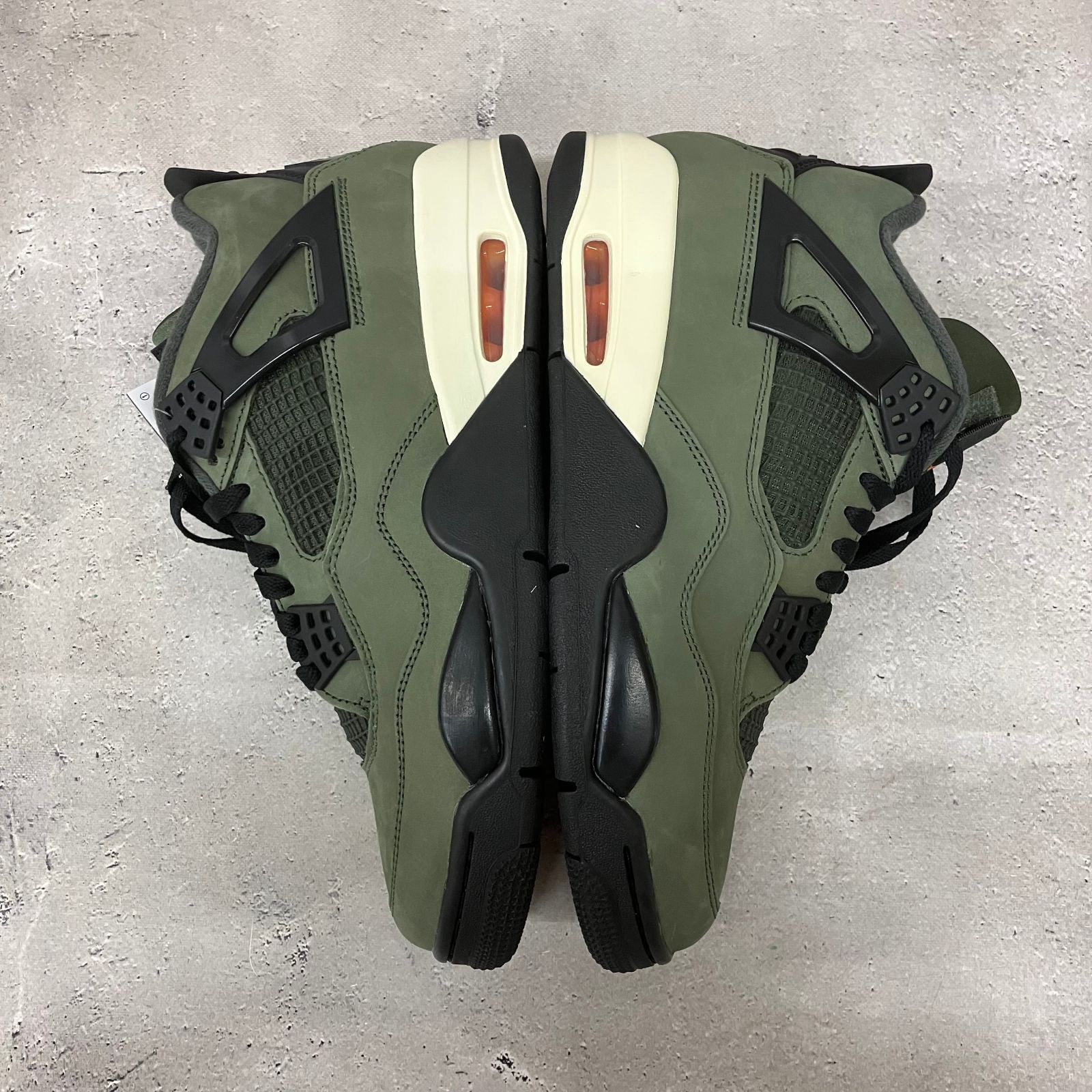 UNDEFEATED × Nike Air Jordan 4 Retro 