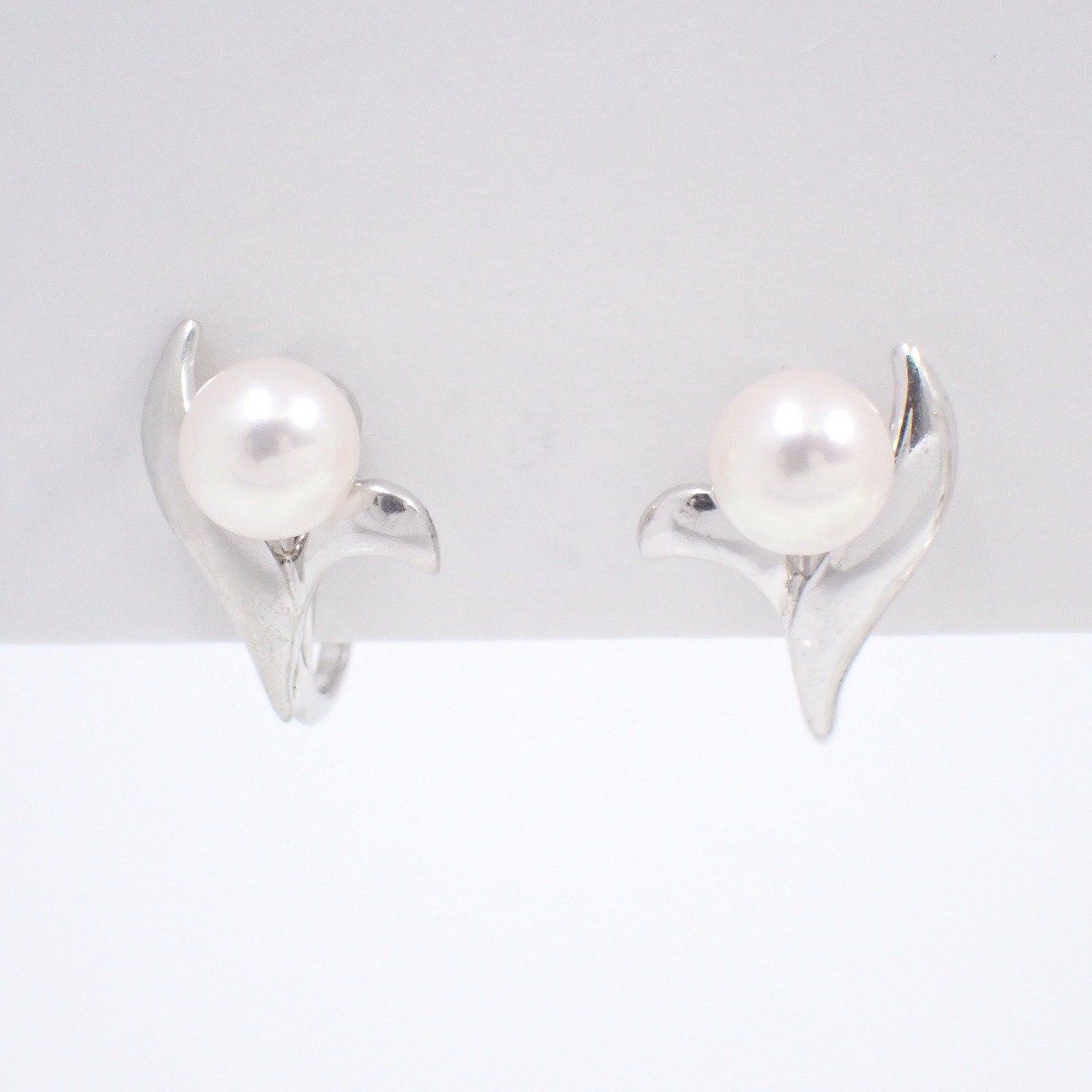 MIKIMOTO ミキモト リーフモチーフ イヤリング シルバー/パール【い  