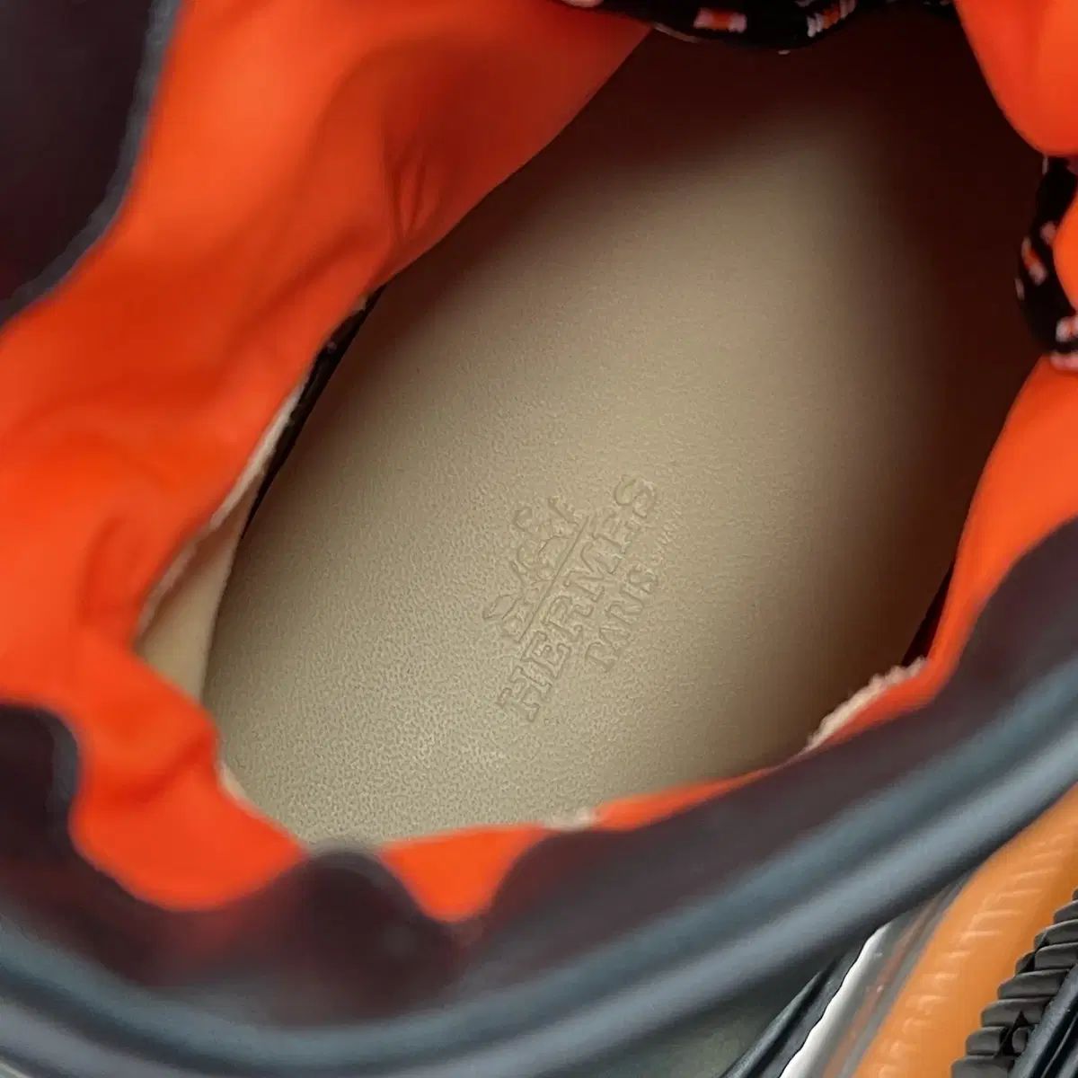  エルメス フレッシュ パラシュート アンクル ブーツ ブラック H 222960 その他 ブーツ 革靴