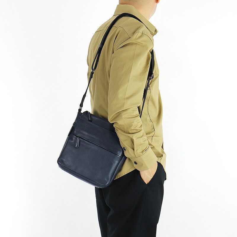 斜め掛けバッグ