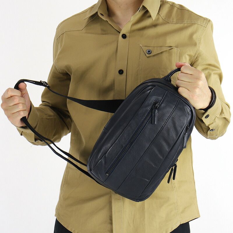 斜め掛けバッグ