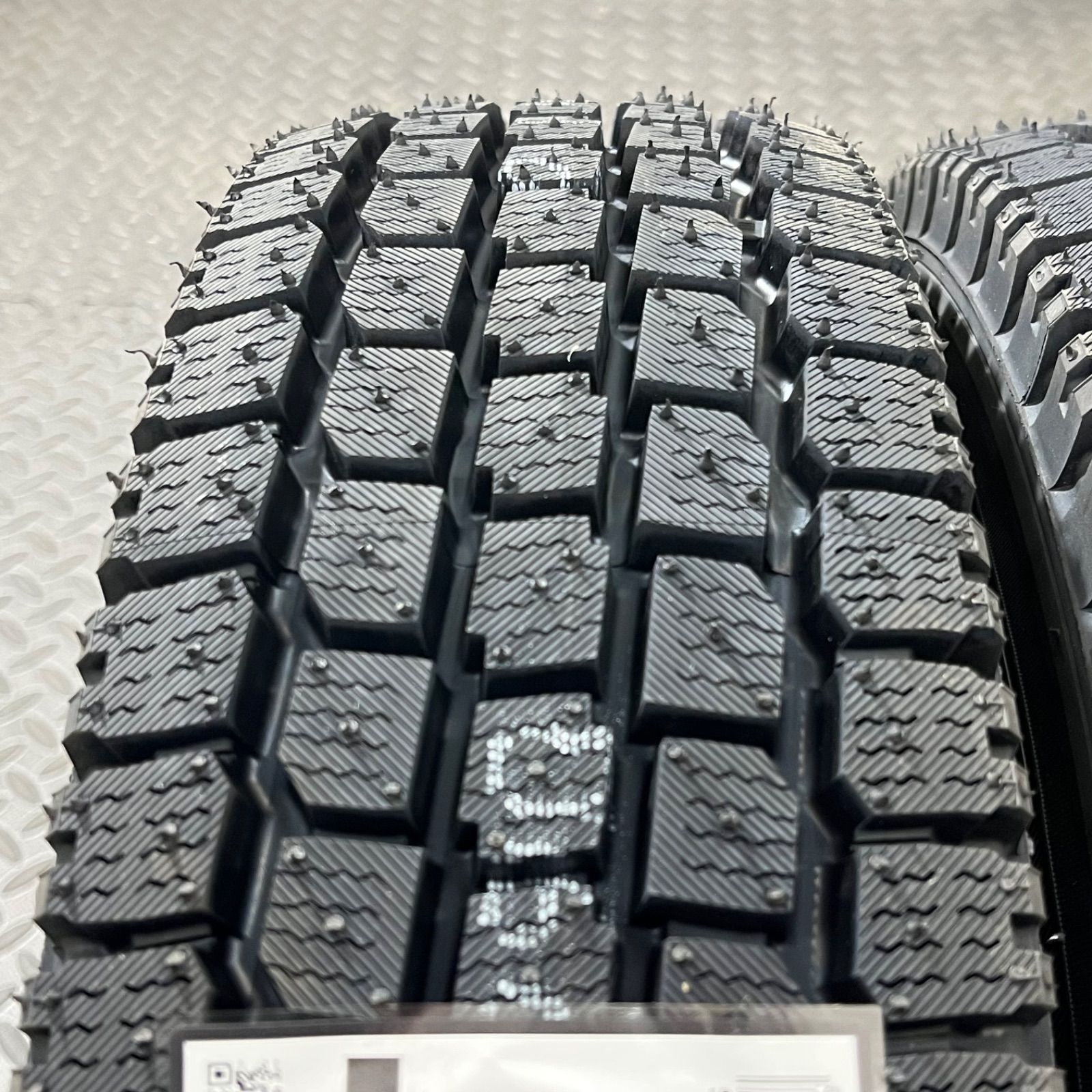ハイゼットトラック軽トラ145/80R12 スタッドレス タイヤ