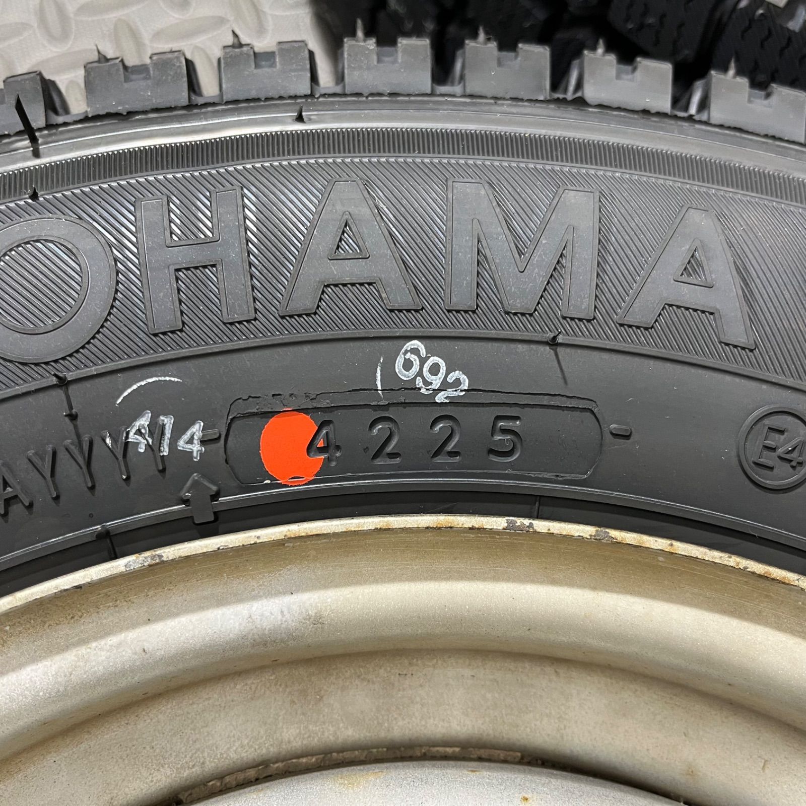 ハイゼットトラック軽トラ145/80R12 スタッドレス タイヤ