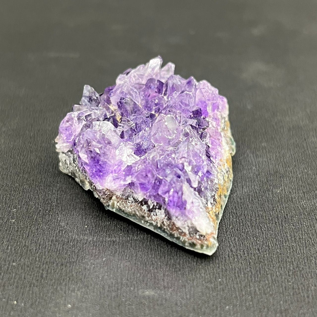 155:癒しと浄化☆アメジストクラスター 原石 約19g 高品質 天然石