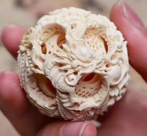 天然マンモス牙精巧な手作り鬼工球 置物 鬼工球 彫刻置物 精巧彫刻 球体 氷生地 鬼工芸品 - メルカリ