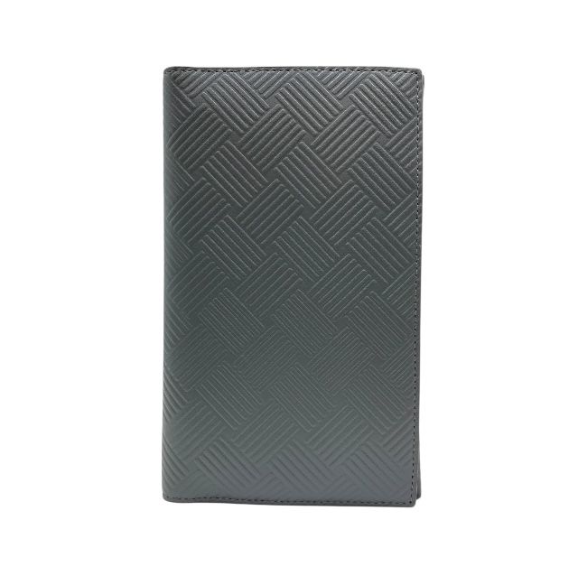 ボッテガヴェネタ イントレチャート パスポートケース 二つ折り 長財布 札入れ エンボス レザー グレー BOTTEGA VENETA メンズ向け 感あるデザイン の旅行用アイテム