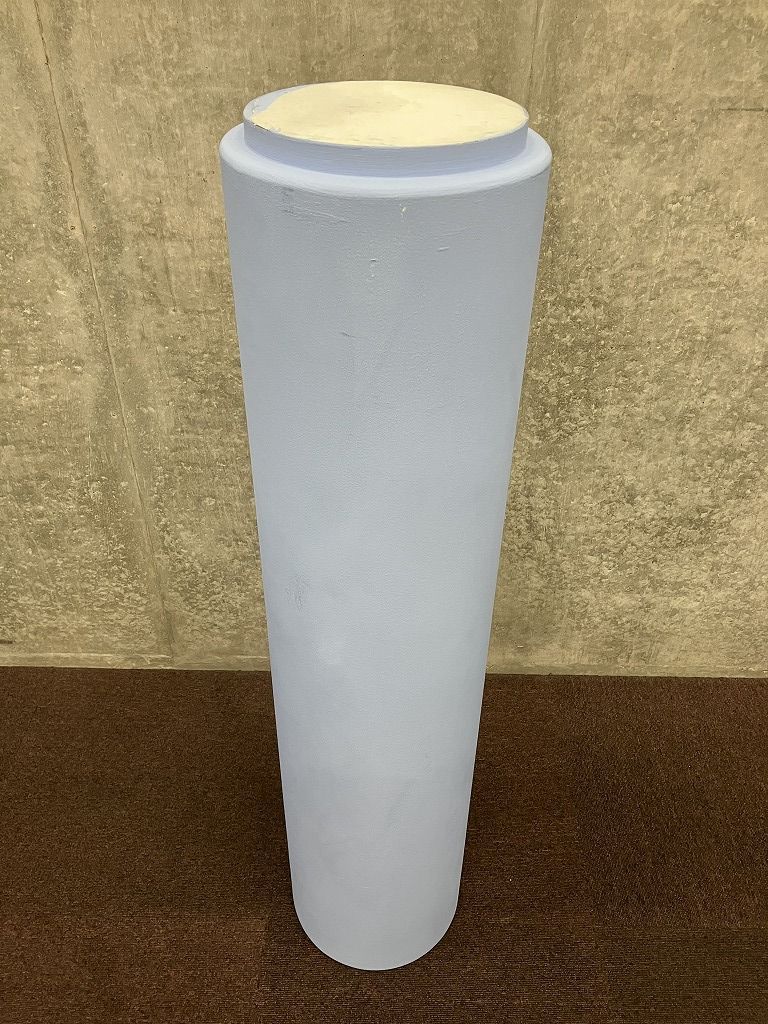 円柱の展示台