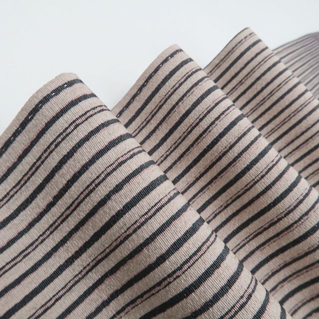 ❁tomihisa❁ 縦縞 着物 正絹 人それぞれに縞を引く 誰もが振り向く素敵な和モダン 仕付け糸付 付下げ 6756
