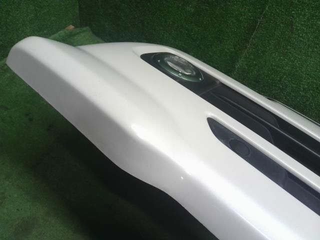 フロントバンパー