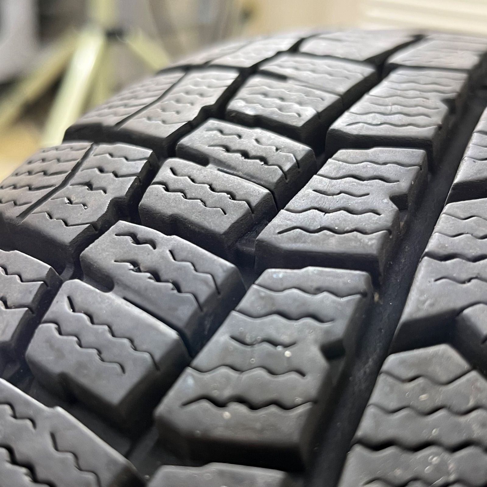 スタッドレスタイヤ