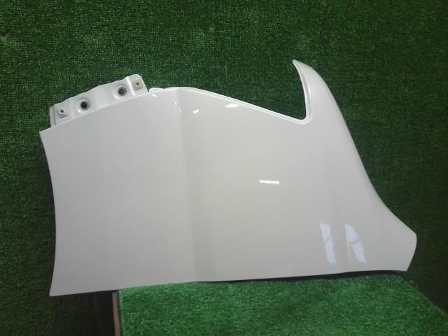 左フロントフェンダー