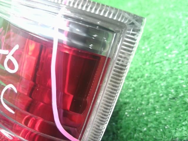 右テールランプ 81550-B5070