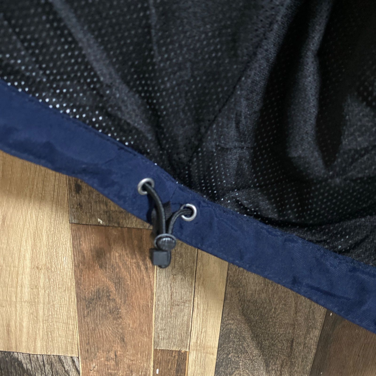 ナイロンジャケット ロゴ